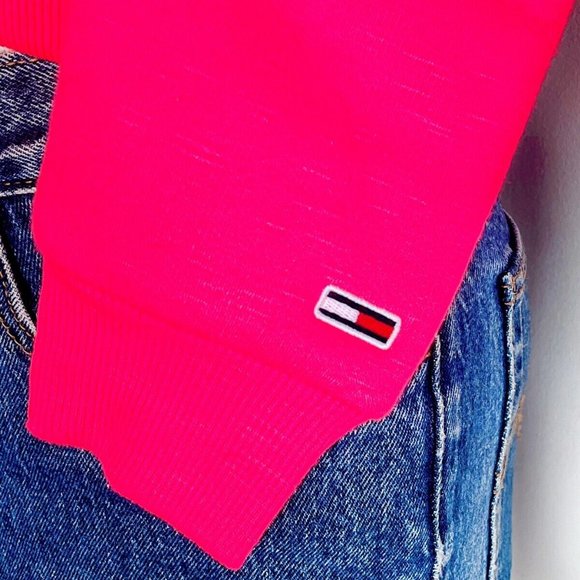 Tommy Hilfiger Jeans Wmn's sz XS Neon Hot Pink Crop Sweater Y2K - Picture 3 of 11